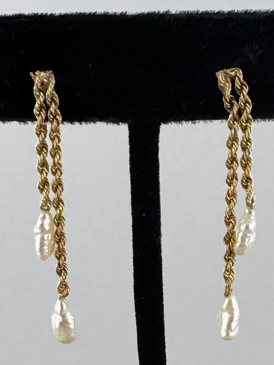 Vintage NOS from the 1980's 14 Karat Yellow Gold 2MM rope chain Drop Earrings - Picture 2 of 5